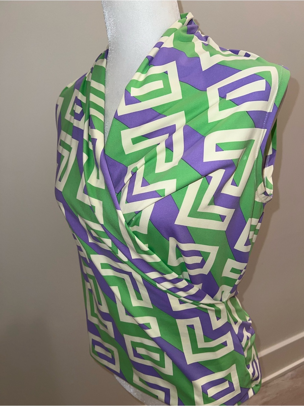 J. McLaughlin Green, Purple, White Geometric Top-LIKE NEW - Picture 5 of 10